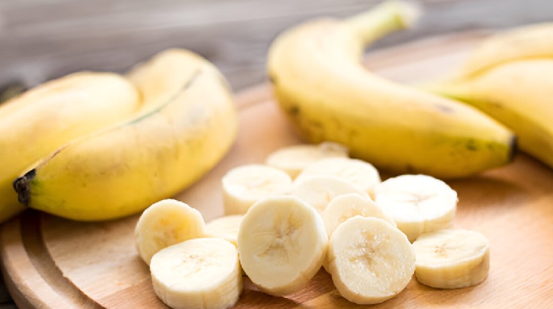 Wellhealthorganic.com:raw-banana-flour-benefits-and-uses