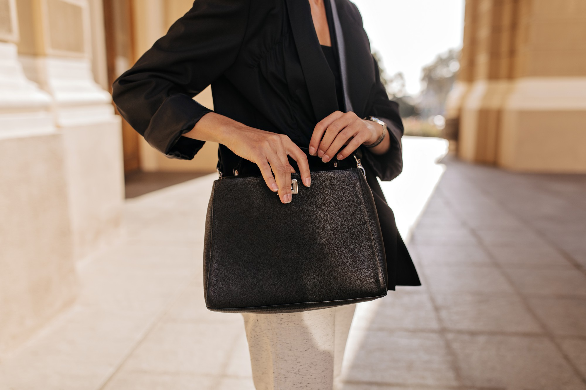 How to Choose the Right Tote Bag for Work, Travel, and Every Day
