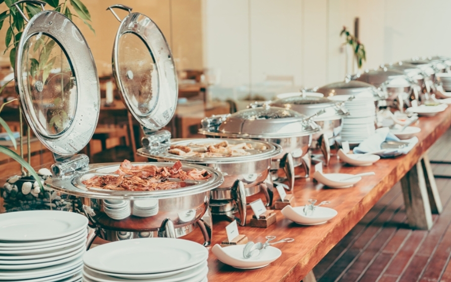 Buffet, Plated, or Family Style Choosing the Right Service Format